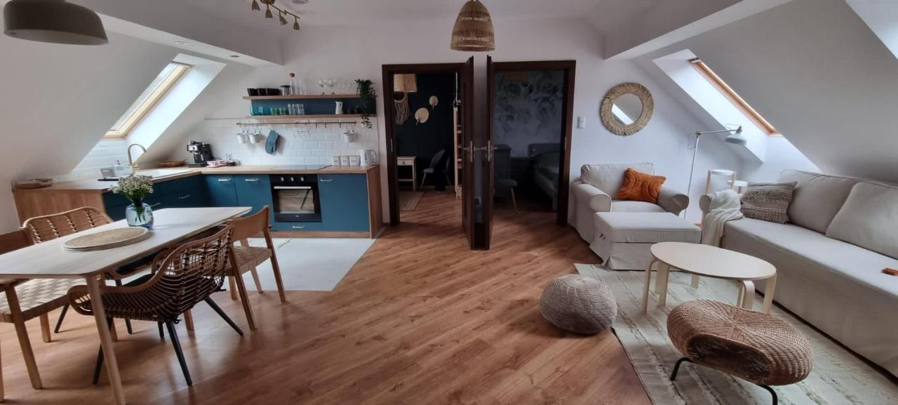 אוסטריצקי דולנה Apartament W Centrum - Nasze Poddasze מראה חיצוני תמונה